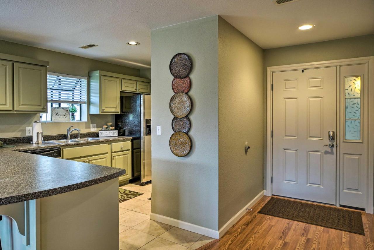 Condo Amidst Branson Action With Pool Access And Golf! Extérieur photo